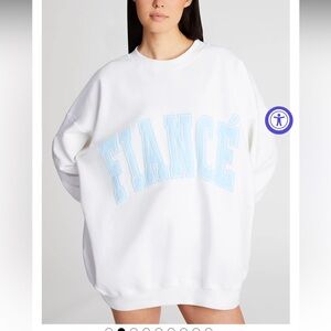 THE BAR FIANCÉ SWEATSHIRT - White/Baby Blue XL